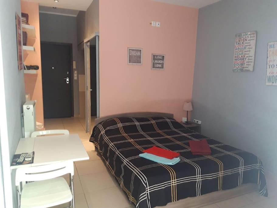 Ideally Located Apartment In Central Athens Ngoại thất bức ảnh