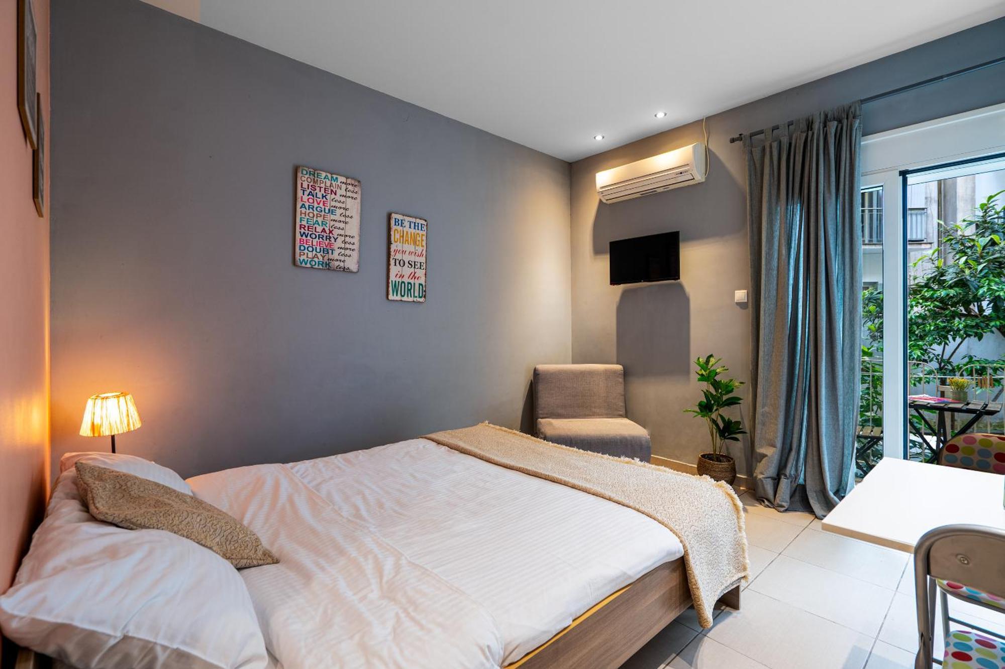 Ideally Located Apartment In Central Athens Ngoại thất bức ảnh