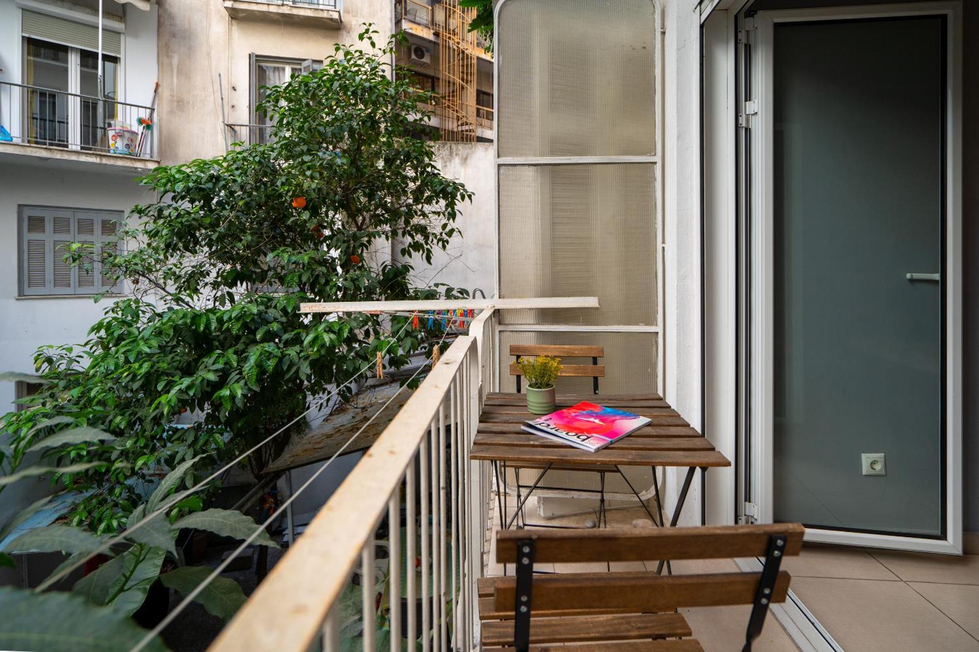 Ideally Located Apartment In Central Athens Ngoại thất bức ảnh